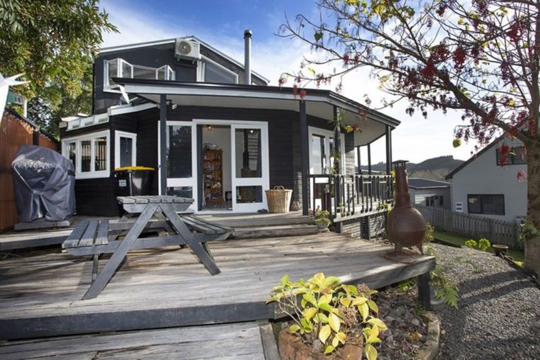 Photo of property in 124 Tirohanga Drive, Whangamata, 3620