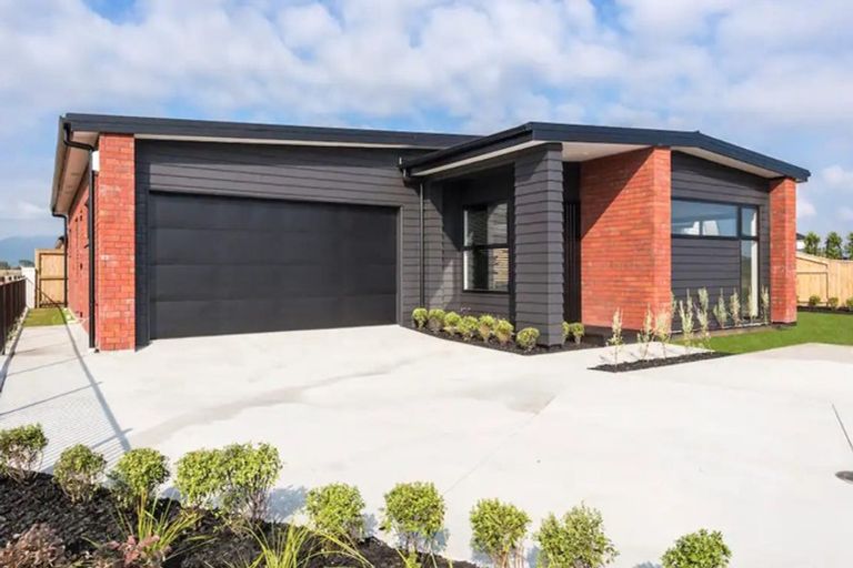 Photo of property in 230 The Boulevard, Papamoa Beach, Papamoa, 3118