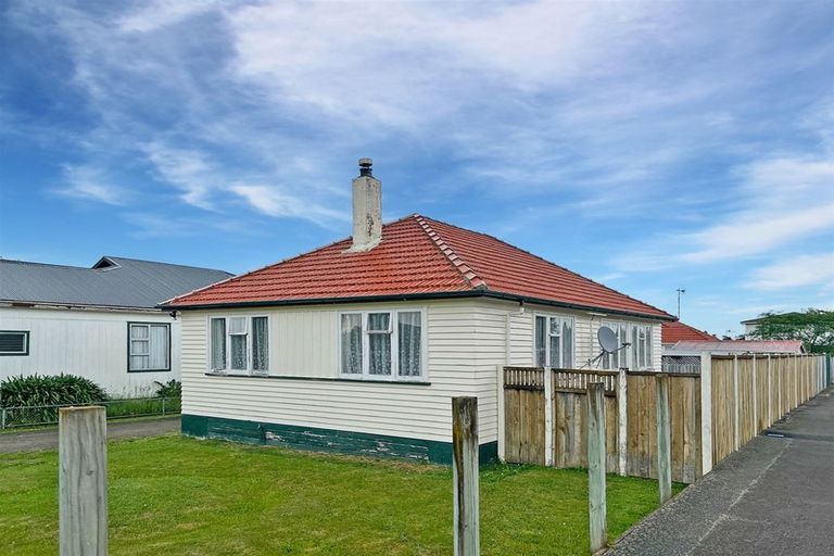 Photo of property in 9 Stairs Street, Dannevirke, 4930