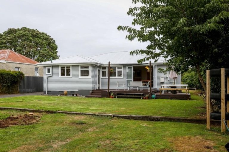 Photo of property in 43 Cumming Street, Okato, 4335