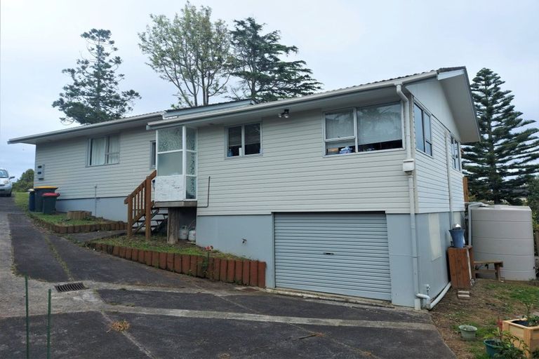 Photo of property in 14 Aralia Road, Sunnynook, Auckland, 0620