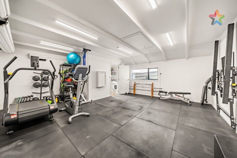 Photo of property in 21 Jasmine Grove, Maungaraki, Lower Hutt, 5010