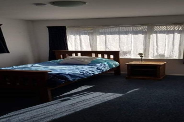 Photo of property in 17 Broadbent Street, Riccarton, Christchurch, 8041