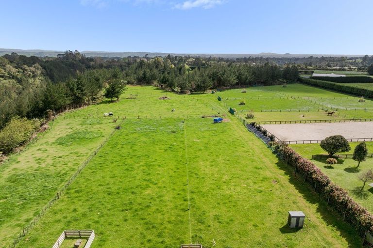 Photo of property in 2 Sarona Park Drive, Omanawa, 3171