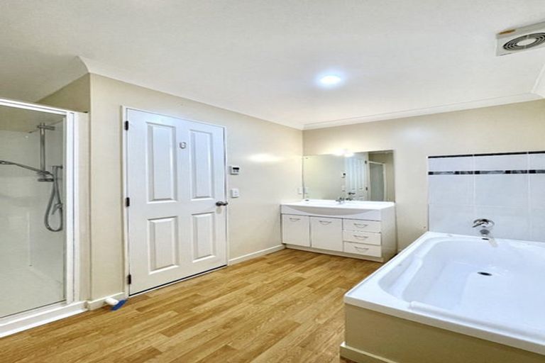 Photo of property in 37c Waverton Terrace, Churton Park, Wellington, 6037