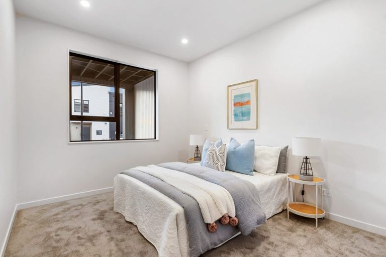 Photo of property in 43 Puihi Crescent, Massey, 0614