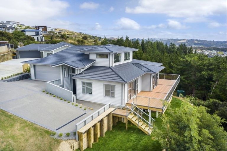 Photo of property in 143 Endeavour Drive, Whitby, Porirua, 5024