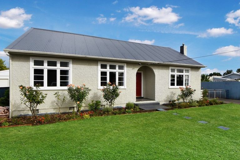 Photo of property in 2 Mckenzie Terrace, Carterton, 5713