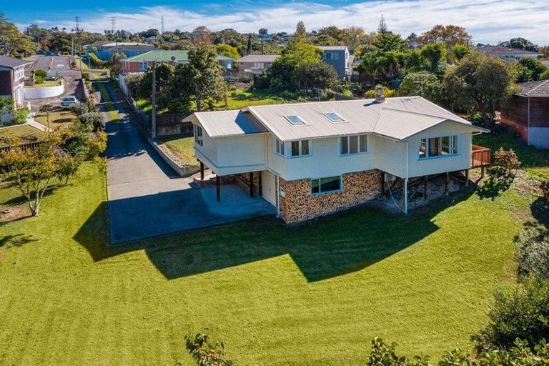 Photo of property in 79 Tiroroa Avenue, Te Atatu South, Auckland, 0610