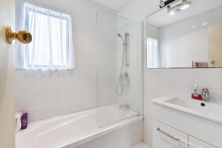 Photo of property in 26 Cosgrave Road, Papakura, 2110