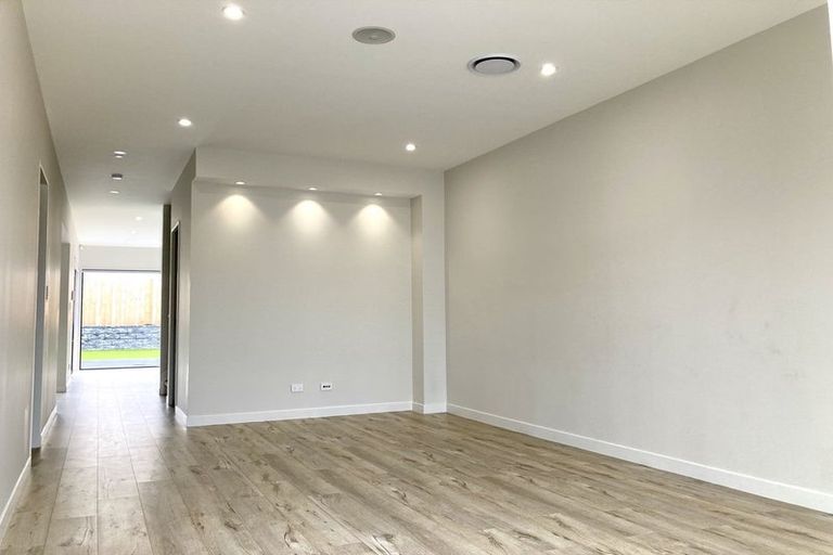 Photo of property in 32 Pilot Drive, Hobsonville, Auckland, 0616