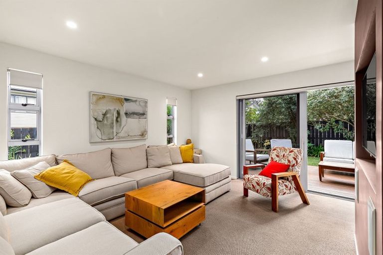Photo of property in 9a Evelyn Place, Hillcrest, Auckland, 0627