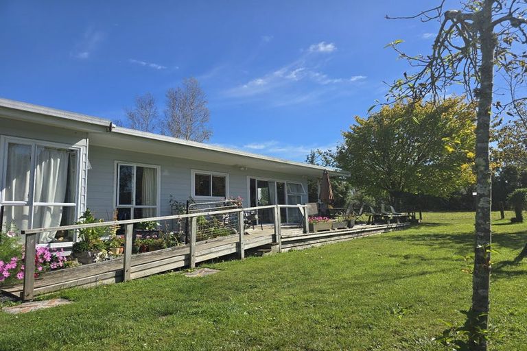 Photo of property in 28 Leeton Drive, Waipukurau, 4200