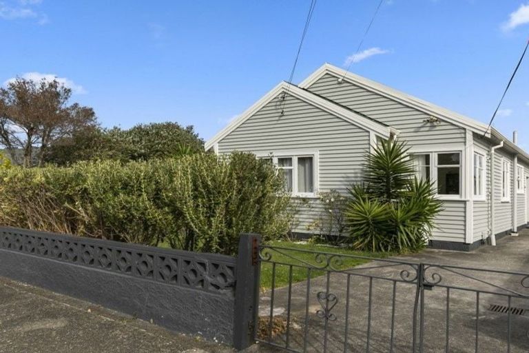 Photo of property in 3 Garden Road, Avalon, Lower Hutt, 5011