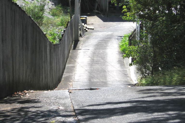 Photo of property in 123 Cliff View Drive, Green Bay, Auckland, 0604