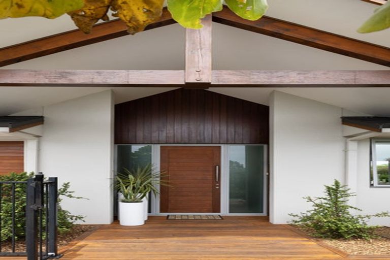 Photo of property in 10 Palazzo Drive, Papamoa Beach, Papamoa, 3118