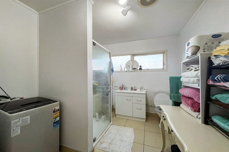 Photo of property in 25 Kenmure Avenue, Forrest Hill, Auckland, 0620