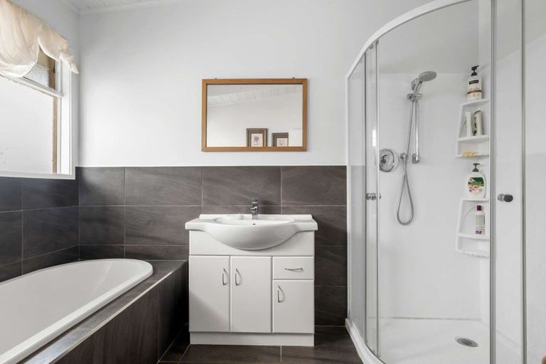 Photo of property in 111 Iranui Road, Inner Kaiti, Gisborne, 4010