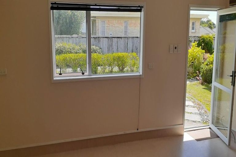 Photo of property in 90 Ridge Road, Howick, Auckland, 2014