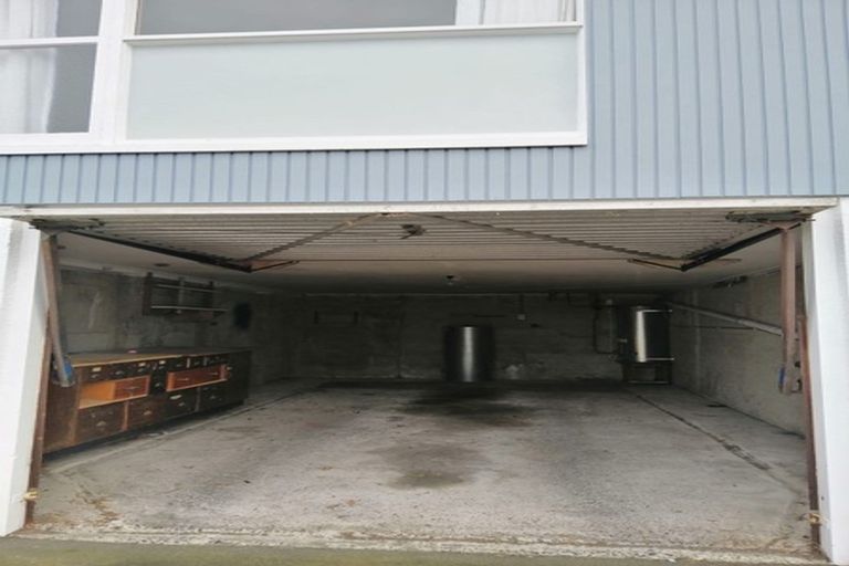 Photo of property in 92 Eglinton Road, Mornington, Dunedin, 9011