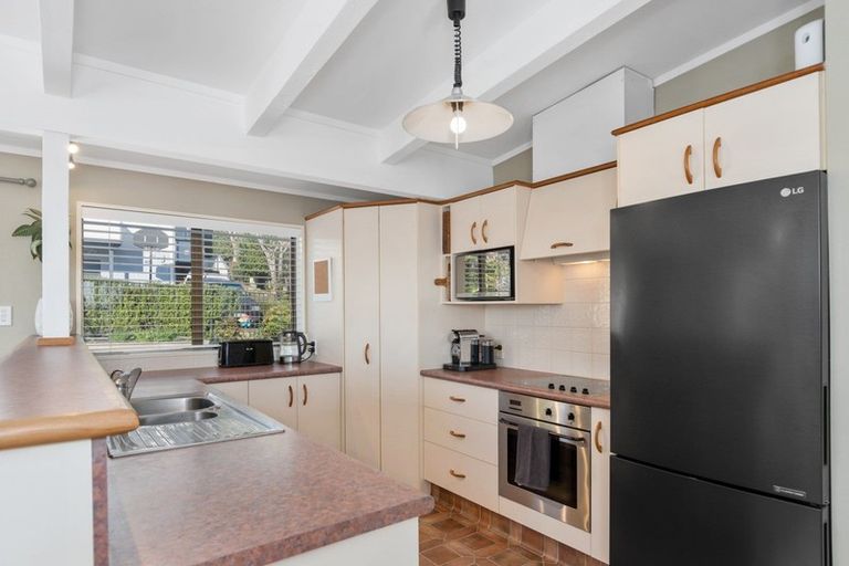 Photo of property in 77 Victory Street, Welcome Bay, Tauranga, 3112