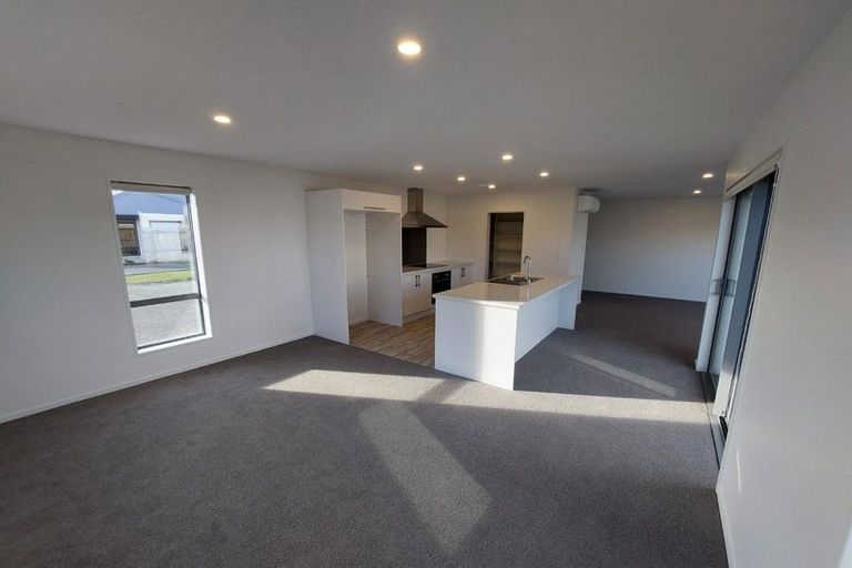 Photo of property in 118 Shillingford Boulevard, Rolleston, 7615