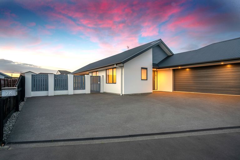 Photo of property in 28 Surfers Place, North New Brighton, Christchurch, 8083