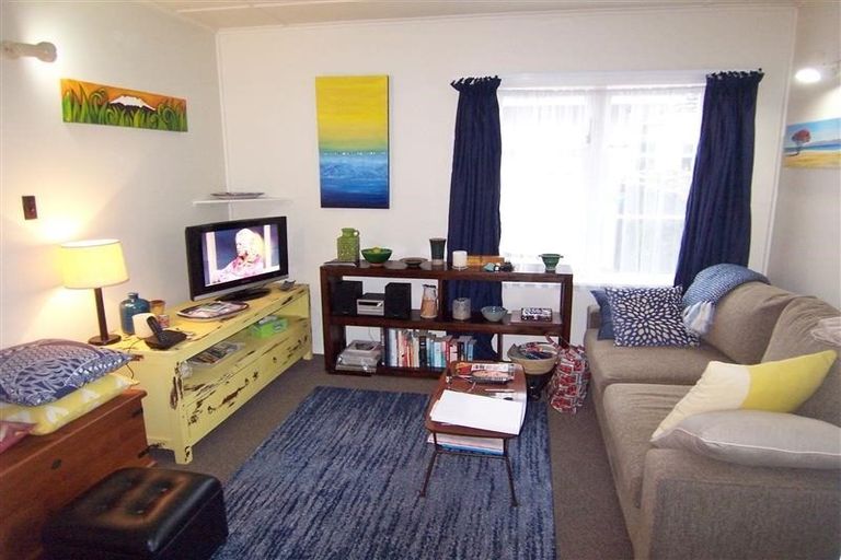 Photo of property in 1/5 Park Road, Paraparaumu Beach, Paraparaumu, 5032