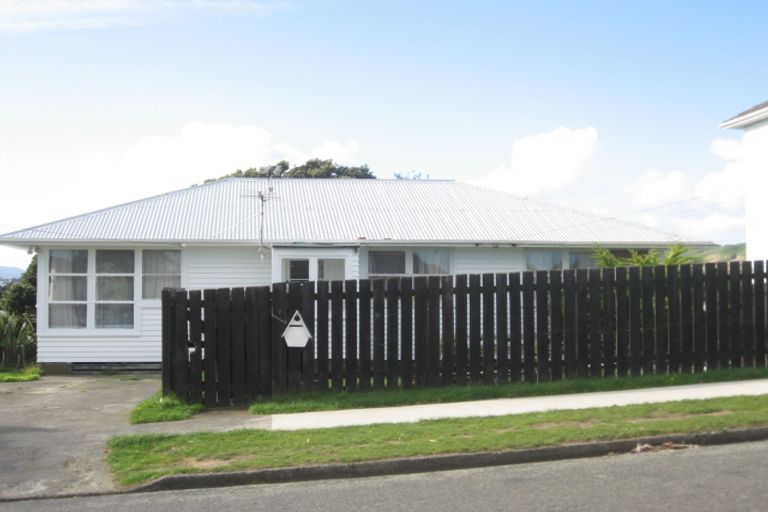 Photo of property in 7 Wiltshire Place, Cannons Creek, Porirua, 5024