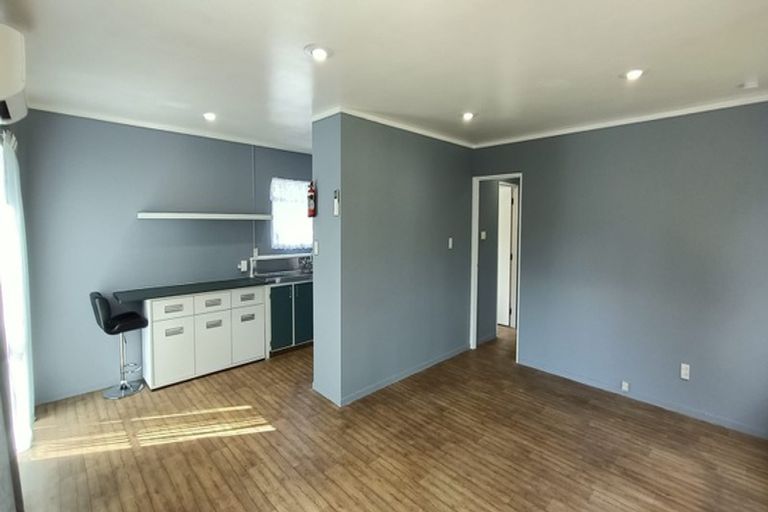 Photo of property in 2/17 Onslow Road, Papakura, 2110