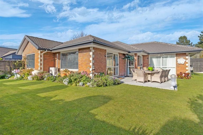 Photo of property in 5 Amoka Crescent, Parklands, Christchurch, 8083