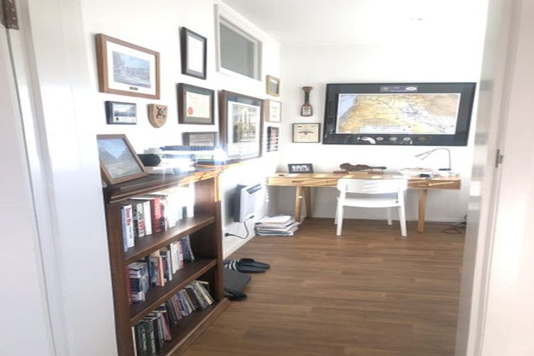 Photo of property in 379 Muritai Road, Eastbourne, Lower Hutt, 5013