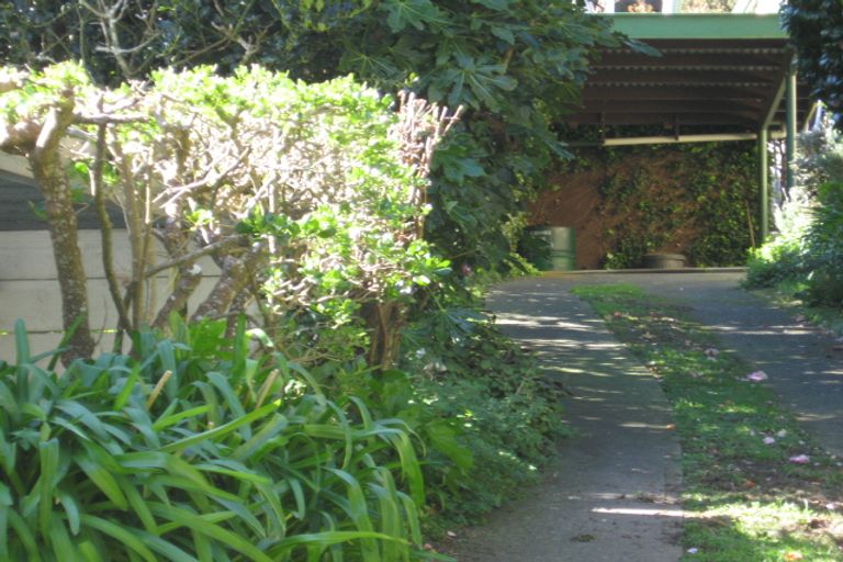 Photo of property in 136 Parkvale Road, Karori, Wellington, 6012