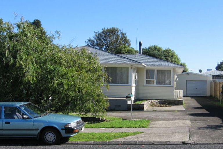 Photo of property in 148 Edgewater Drive, Pakuranga, Auckland, 2010