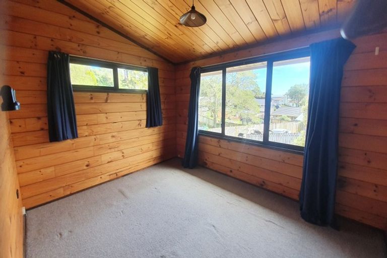 Photo of property in 73 Heta Road, Highlands Park, New Plymouth, 4312