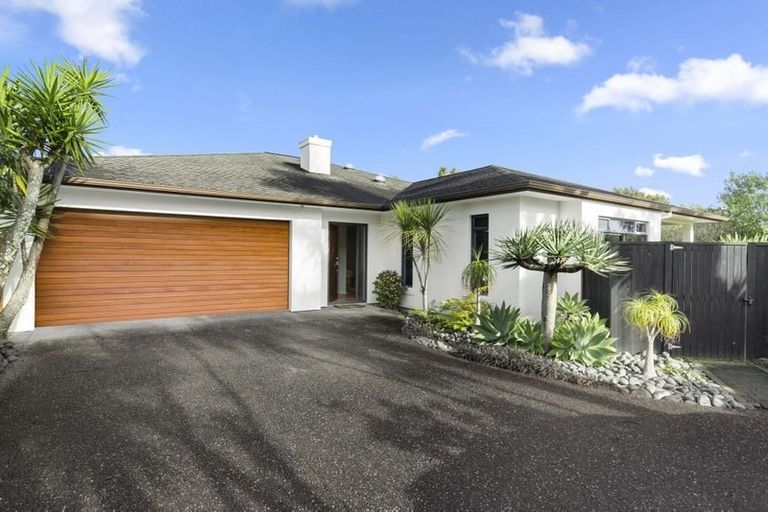 Photo of property in 91 Te Wharau Drive, Greenhithe, Auckland, 0632