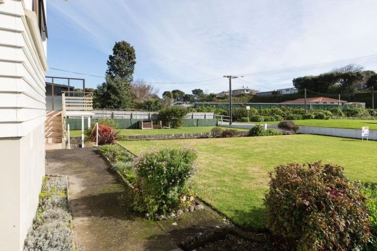 Photo of property in 7 Moulton Street, Moturoa, New Plymouth, 4310