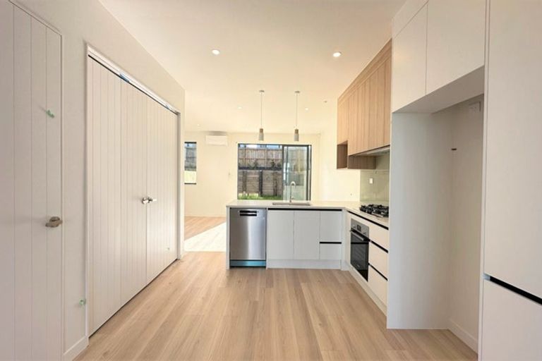 Photo of property in 3 Porowha Road, Westgate, Auckland, 0814