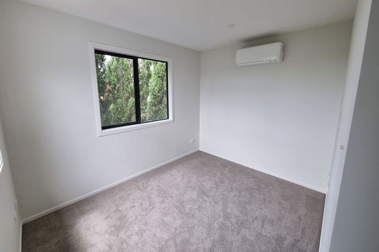 Photo of property in 64e Buscomb Avenue, Henderson, Auckland, 0610