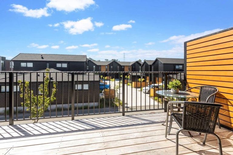 Photo of property in 8 Kawapani Lane, Kumeu, 0810