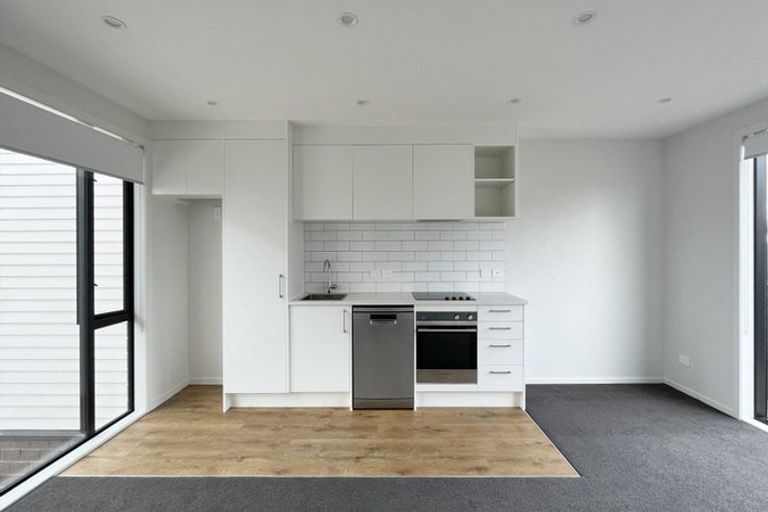 Photo of property in 7/1 Fruitvale Road, New Lynn, Auckland, 0600