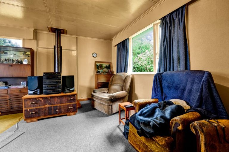 Photo of property in 39 Gloag Street, Waverley, 4510