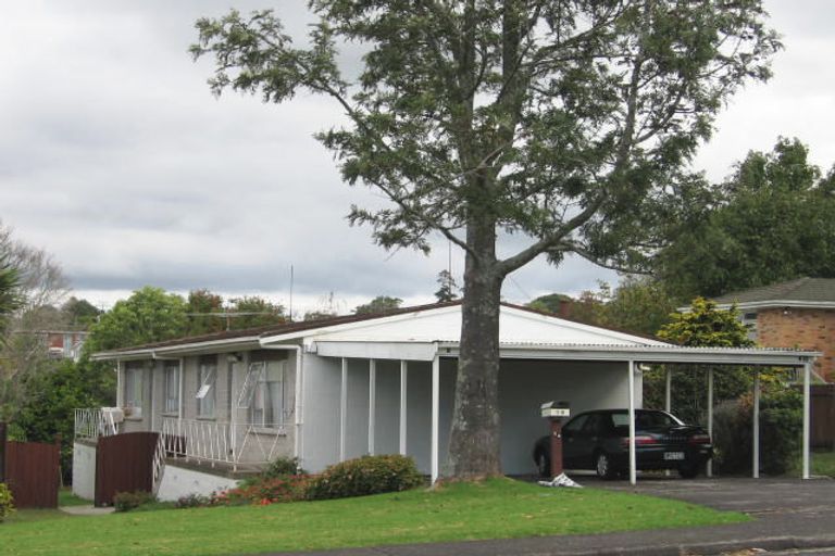 Photo of property in 2/7 Addison Drive, Glendene, Auckland, 0602