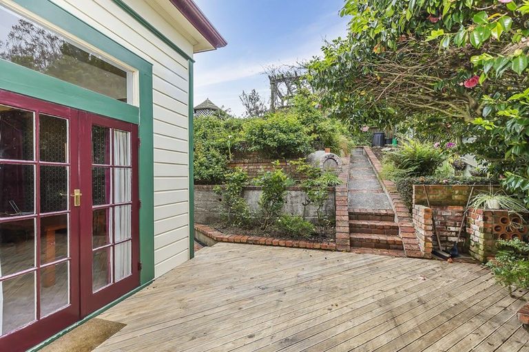 Photo of property in 50 Russell Terrace, Berhampore, Wellington, 6023