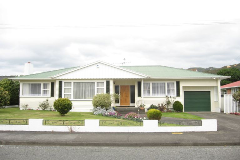 Photo of property in 7 Beecham Grove, Epuni, Lower Hutt, 5011