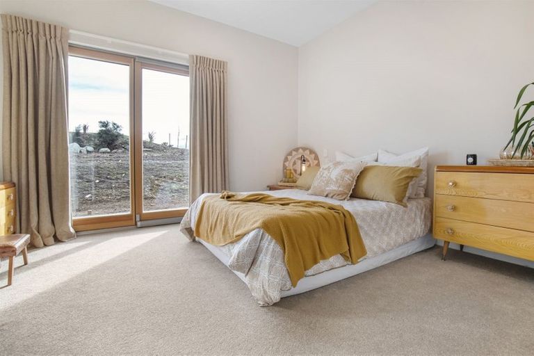 Photo of property in 12 Miharo Lane, Queensberry, Cromwell, 9383