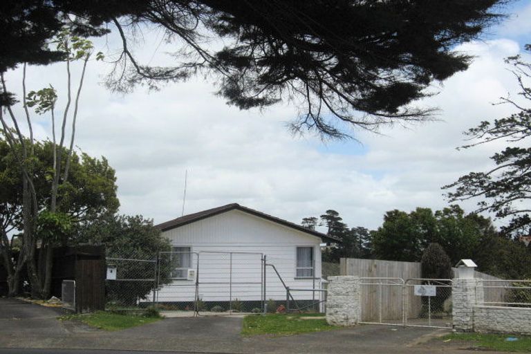 Photo of property in 6 Matua Place, Clendon Park, Auckland, 2103