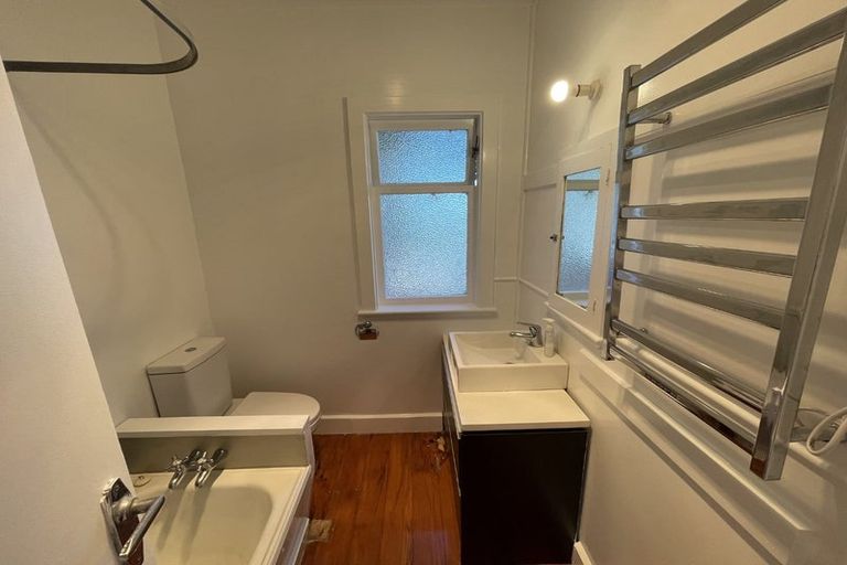 Photo of property in 79 Ngataringa Road, Devonport, Auckland, 0624