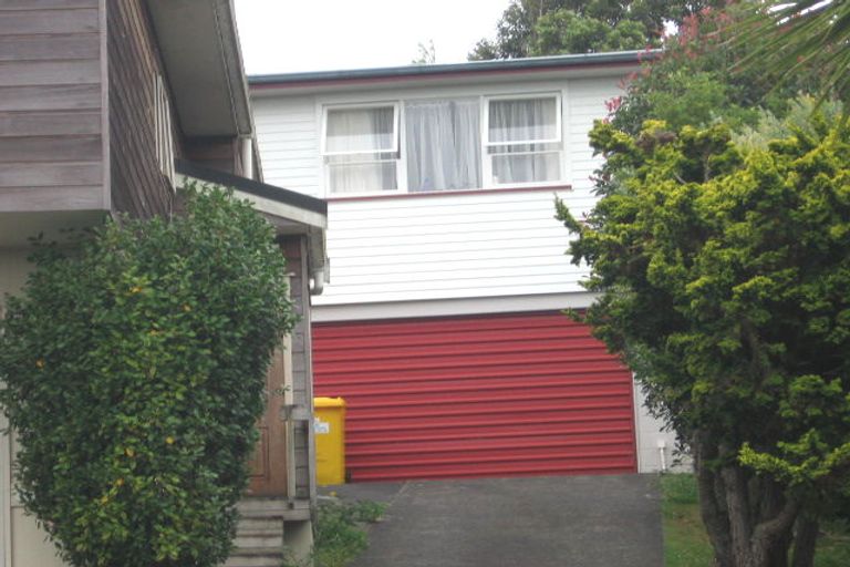 Photo of property in 1/4 Brunton Place, Glenfield, Auckland, 0629