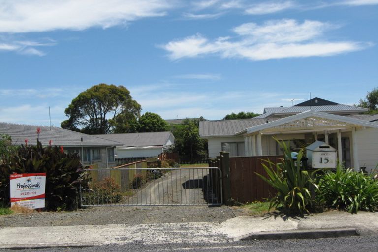 Photo of property in 15 Stevenson Road, Clarks Beach, 2122